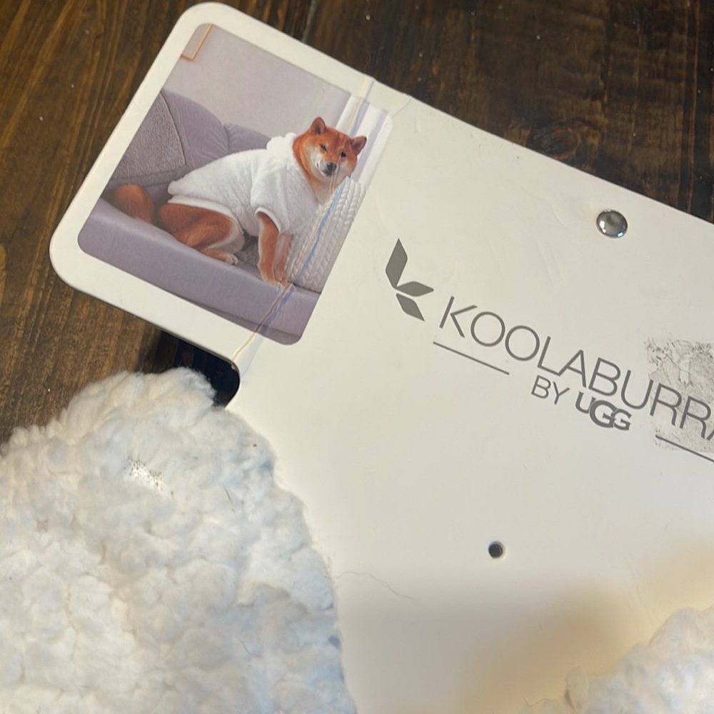 Koolaburra by UGG hoodie for dogs - Picture 2 of 3